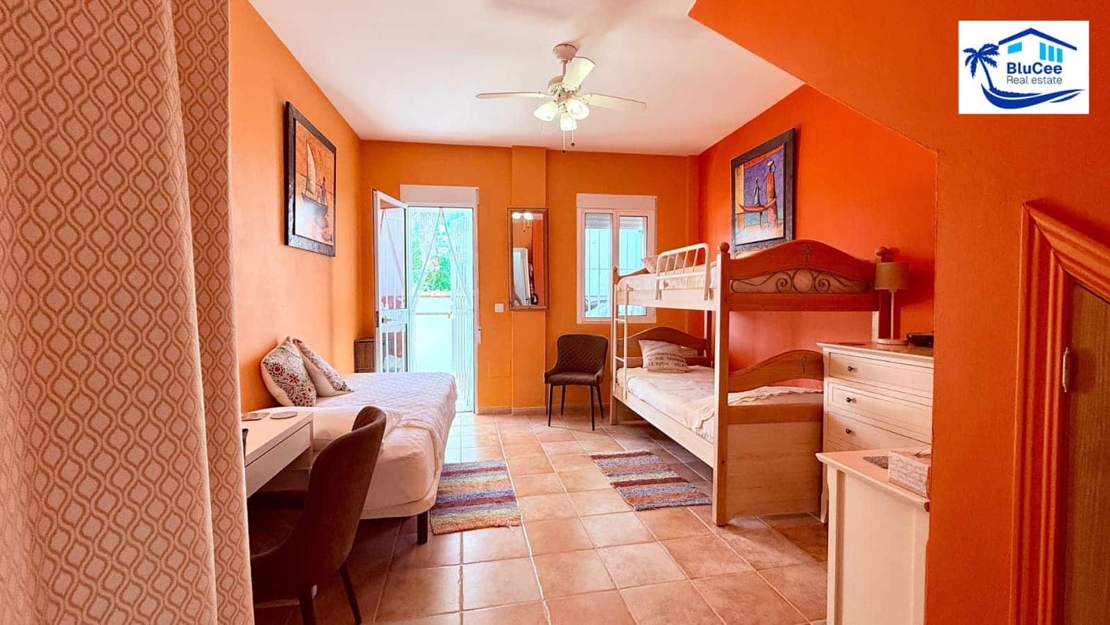 3 bedroom Villa for sale in Alcaucin with pool garage - € 399,000 (Ref: 10186226)