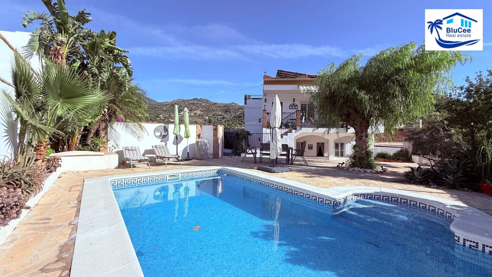 3 bedroom Villa for sale in Alcaucin with pool garage - € 399,000 (Ref: 10186226)