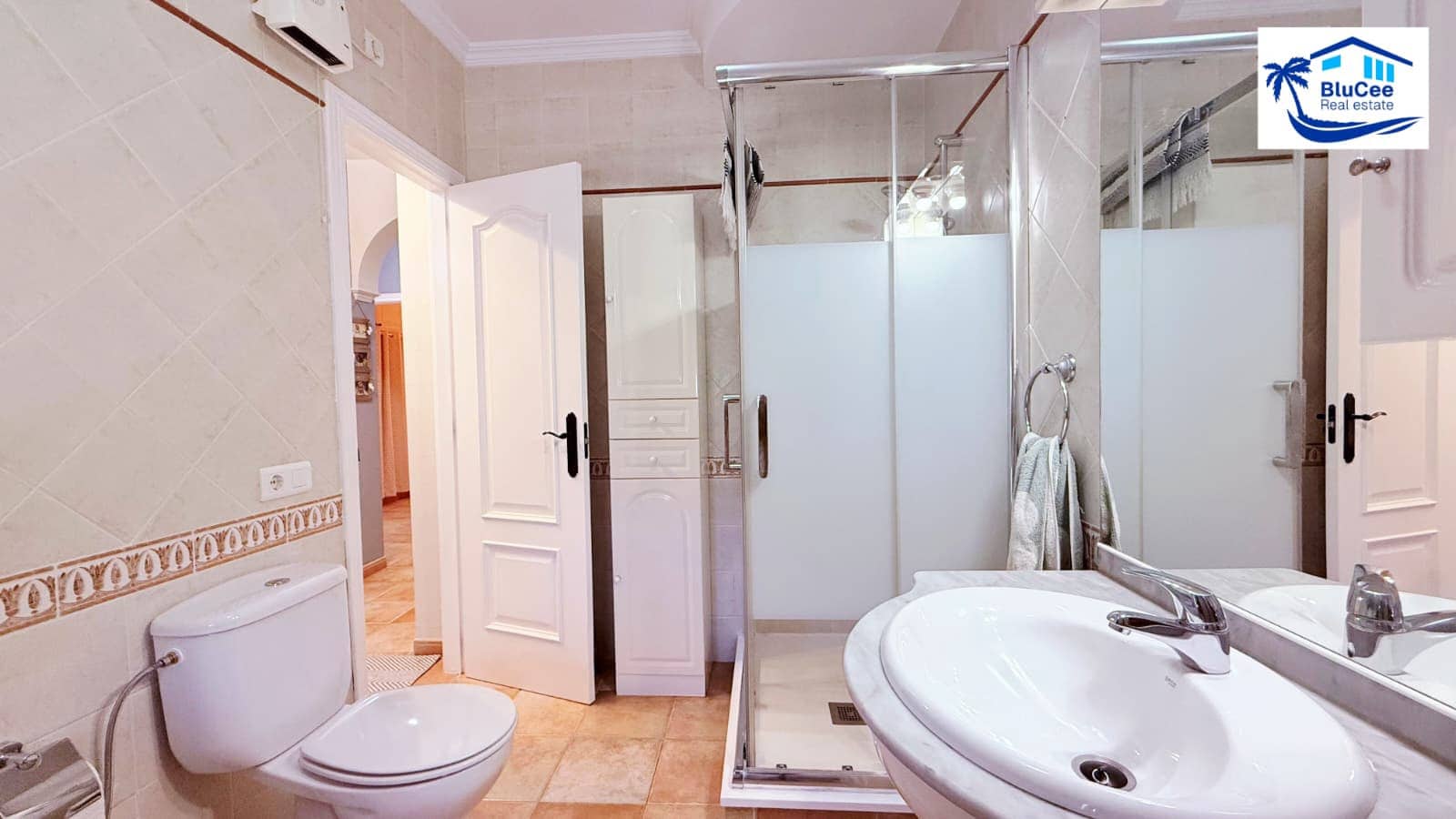3 bedroom Villa for sale in Alcaucin with pool garage - € 399,000 (Ref: 10186226)