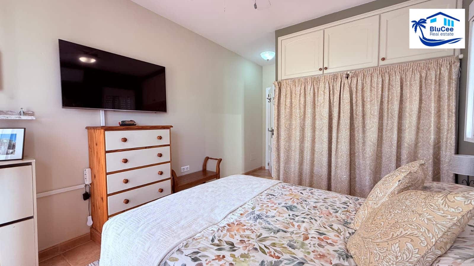 3 bedroom Villa for sale in Alcaucin with pool garage - € 399,000 (Ref: 10186226)