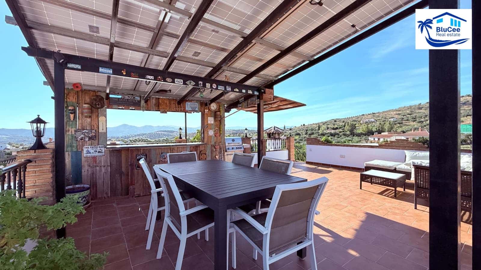 3 bedroom Villa for sale in Alcaucin with pool garage - € 399,000 (Ref: 10186226)