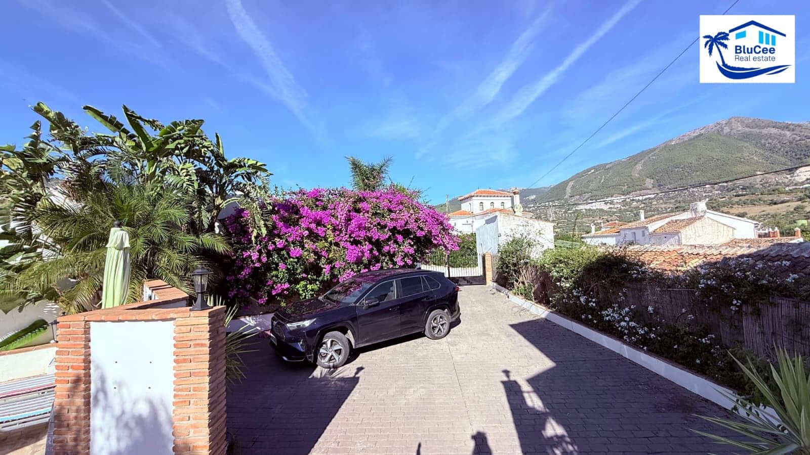 3 bedroom Villa for sale in Alcaucin with pool garage - € 399,000 (Ref: 10186226)