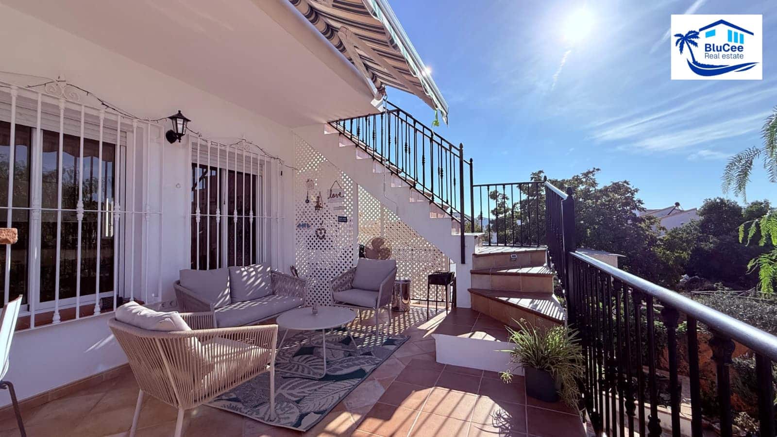 3 bedroom Villa for sale in Alcaucin with pool garage - € 399,000 (Ref: 10186226)