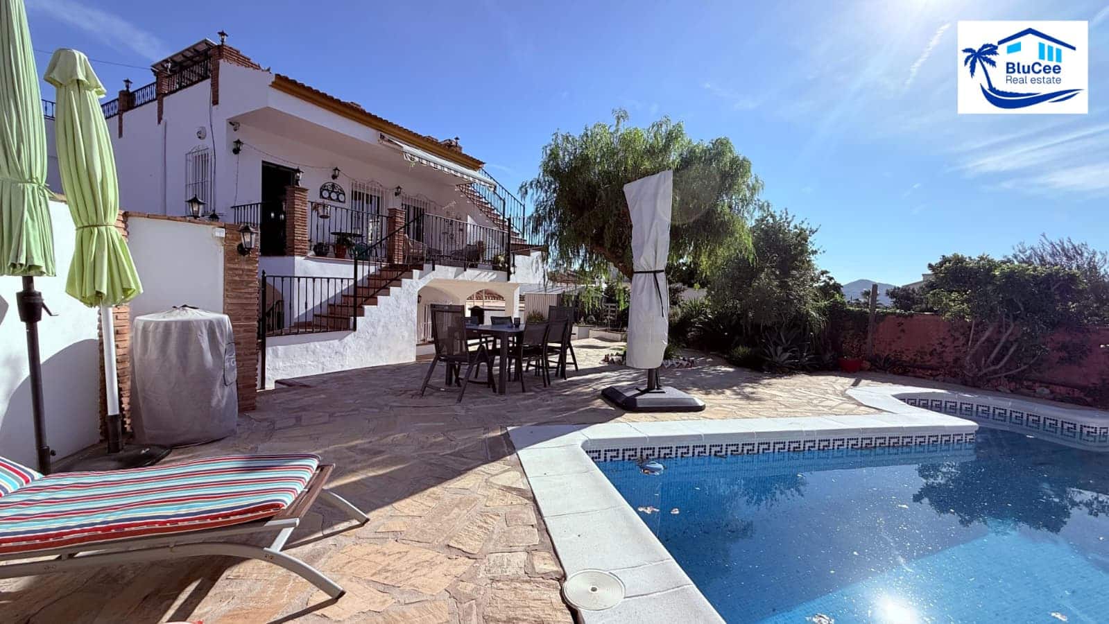 3 bedroom Villa for sale in Alcaucin with pool garage - € 399,000 (Ref: 10186226)