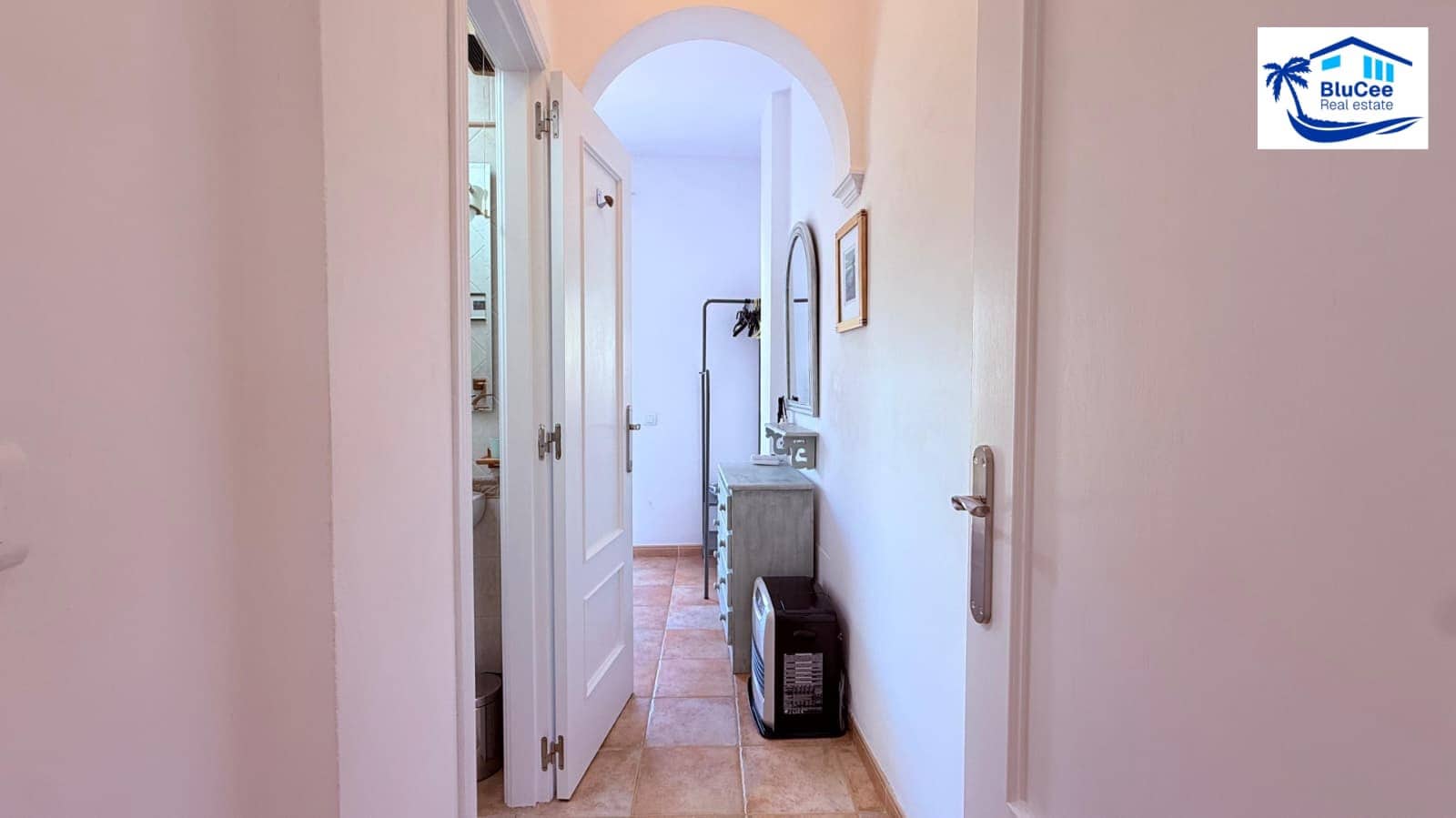3 bedroom Villa for sale in Alcaucin with pool garage - € 399,000 (Ref: 10186226)