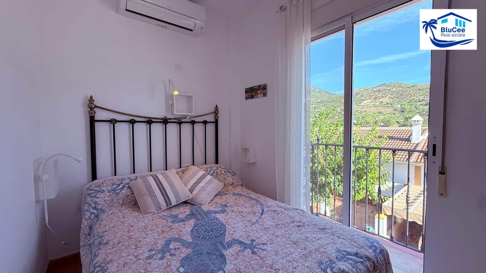 3 bedroom Villa for sale in Alcaucin with pool garage - € 399,000 (Ref: 10186226)