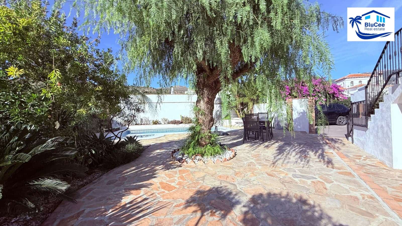 3 bedroom Villa for sale in Alcaucin with pool garage - € 399,000 (Ref: 10186226)