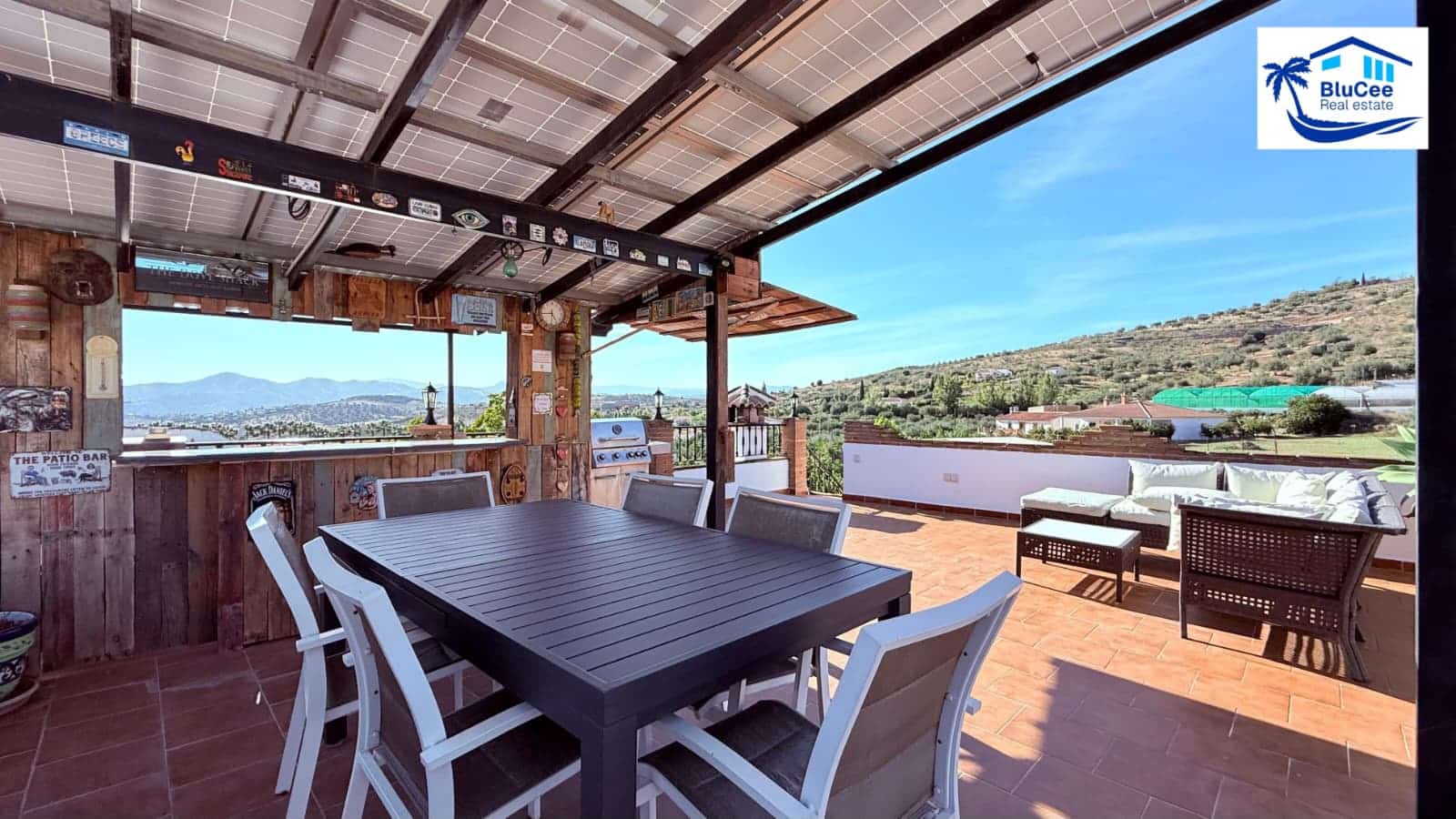 3 bedroom Villa for sale in Alcaucin with pool garage - € 399,000 (Ref: 10186226)