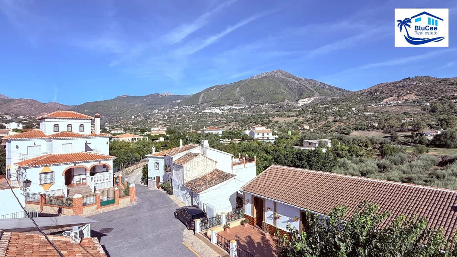 3 bedroom Villa for sale in Alcaucin with pool garage - € 399,000 (Ref: 10186226)