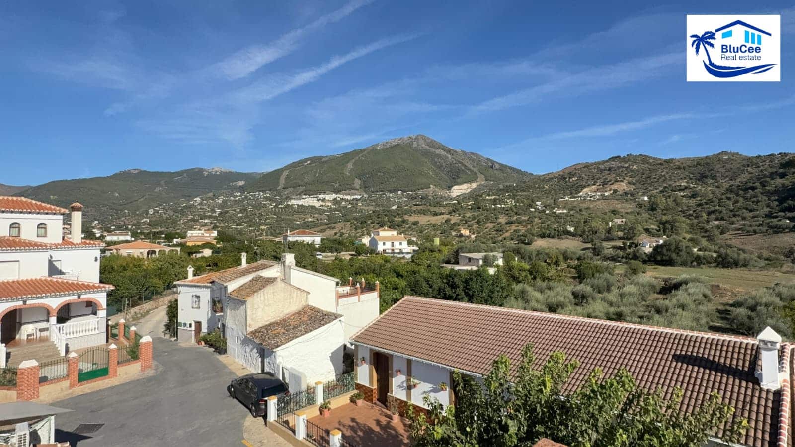 3 bedroom Villa for sale in Alcaucin with pool garage - € 399,000 (Ref: 10186226)