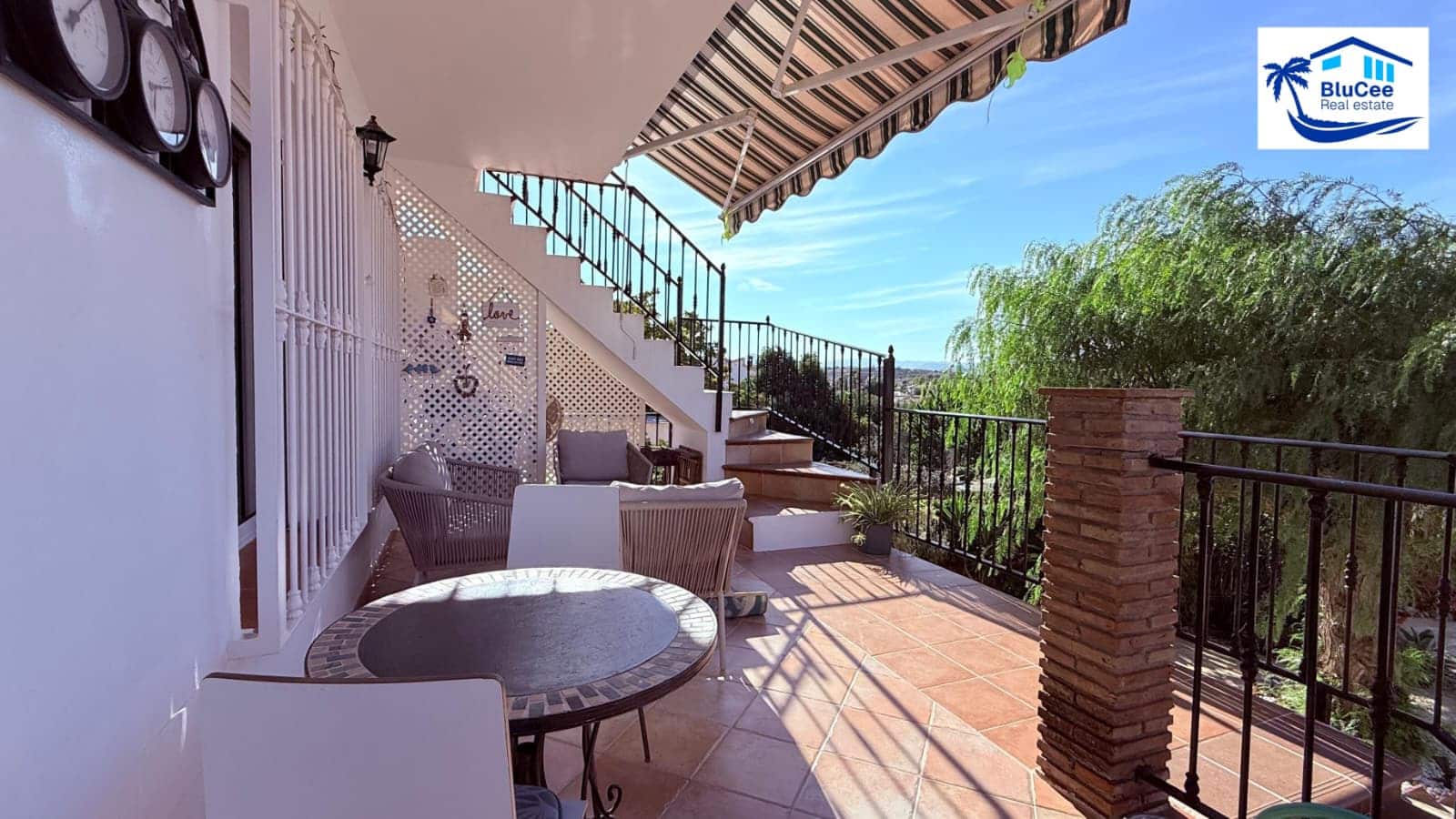 3 bedroom Villa for sale in Alcaucin with pool garage - € 399,000 (Ref: 10186226)