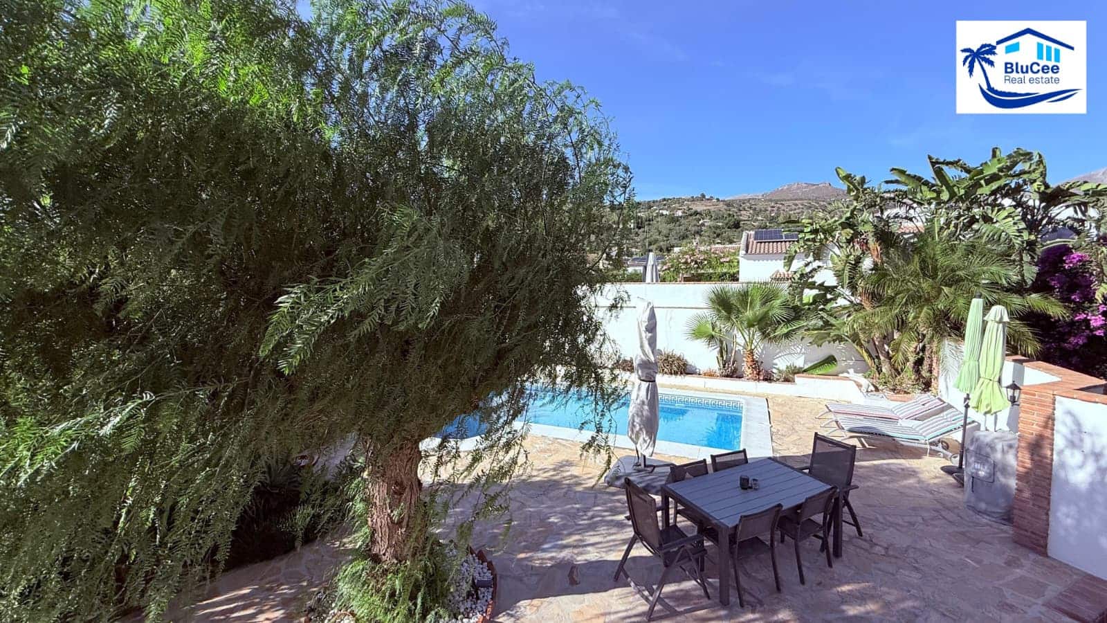 3 bedroom Villa for sale in Alcaucin with pool garage - € 399,000 (Ref: 10186226)