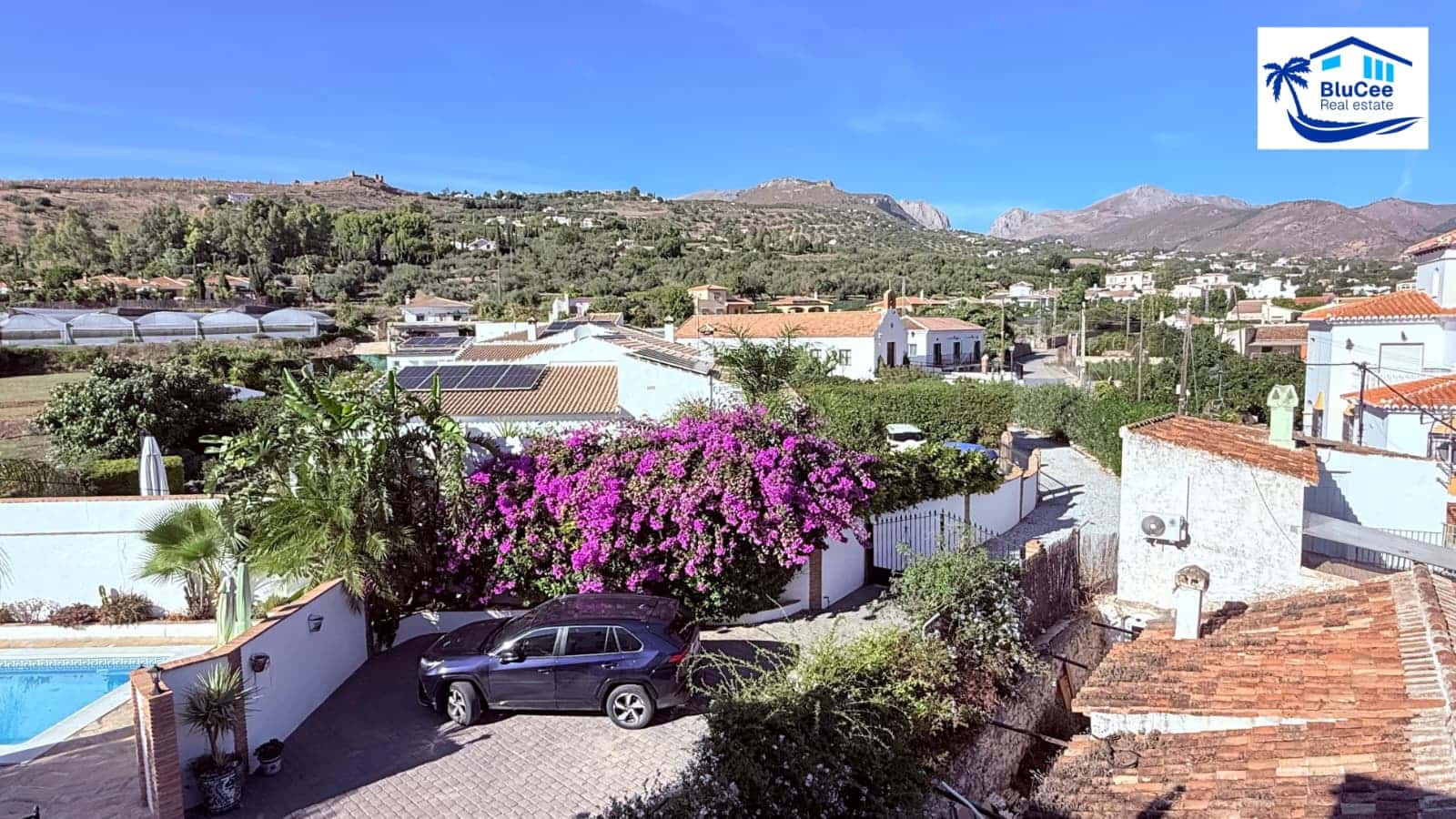 3 bedroom Villa for sale in Alcaucin with pool garage - € 399,000 (Ref: 10186226)