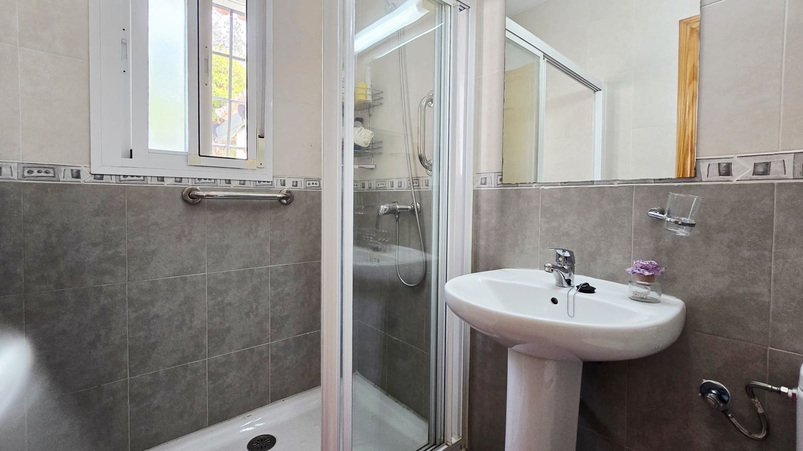 5 sypialnia Willa na sprzedaż w Canillas de Aceituno z garażem - 345 000 € (Ref: 8343649)