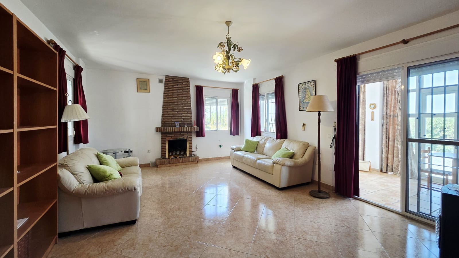 5 sypialnia Willa na sprzedaż w Canillas de Aceituno z garażem - 345 000 € (Ref: 8343649)