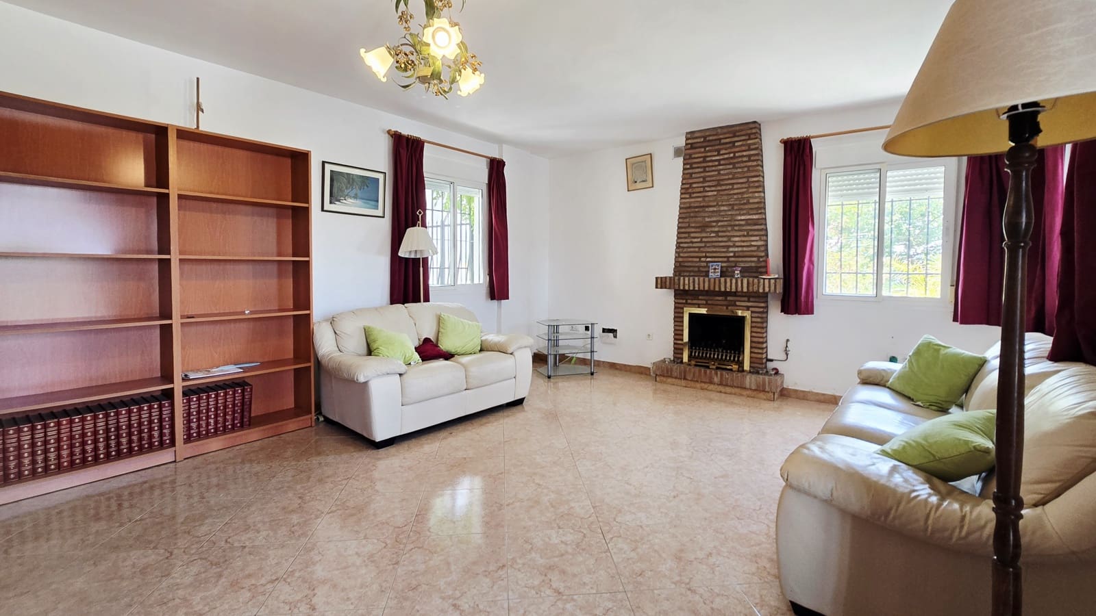 5 sypialnia Willa na sprzedaż w Canillas de Aceituno z garażem - 345 000 € (Ref: 8343649)