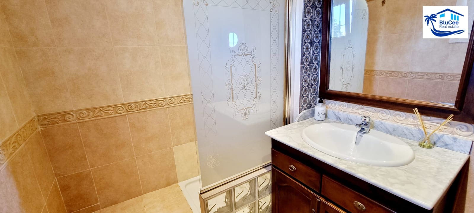 2 soveværelse Villa til salg i Alfarnatejo med swimmingpool garage - € 275.000 (Ref: 8481447)