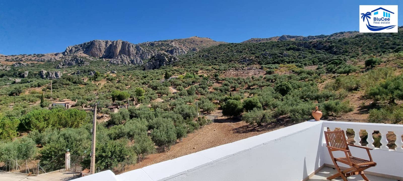 2 soveværelse Villa til salg i Alfarnatejo med swimmingpool garage - € 275.000 (Ref: 8481447)