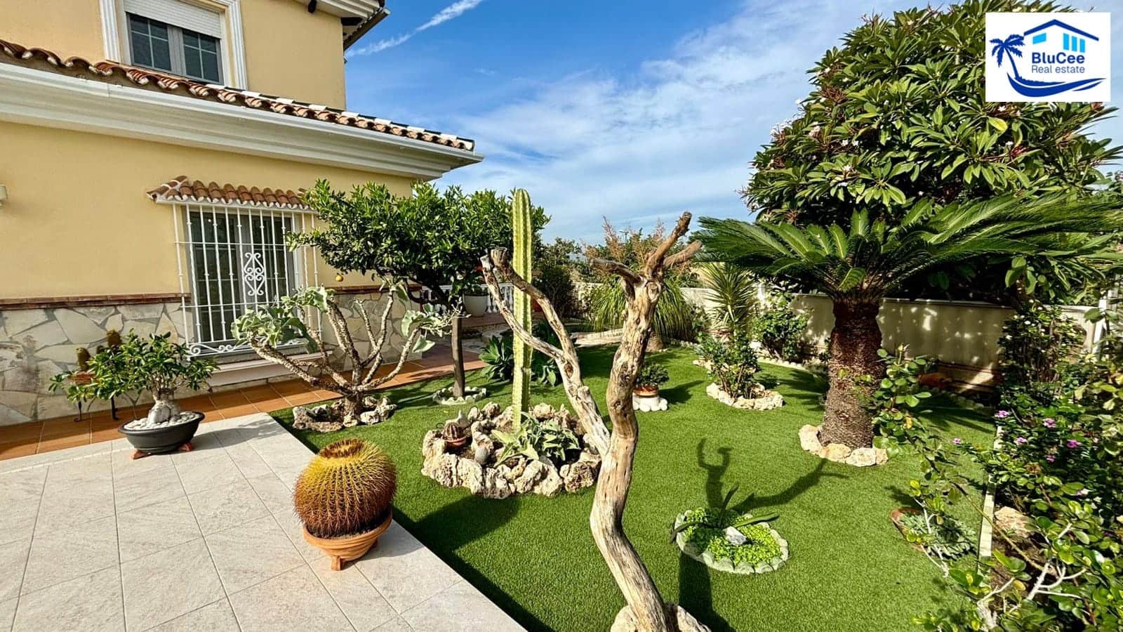 5 soveværelse Villa til salg i Torre del Mar med swimmingpool garage - € 875.000 (Ref: 8671247)