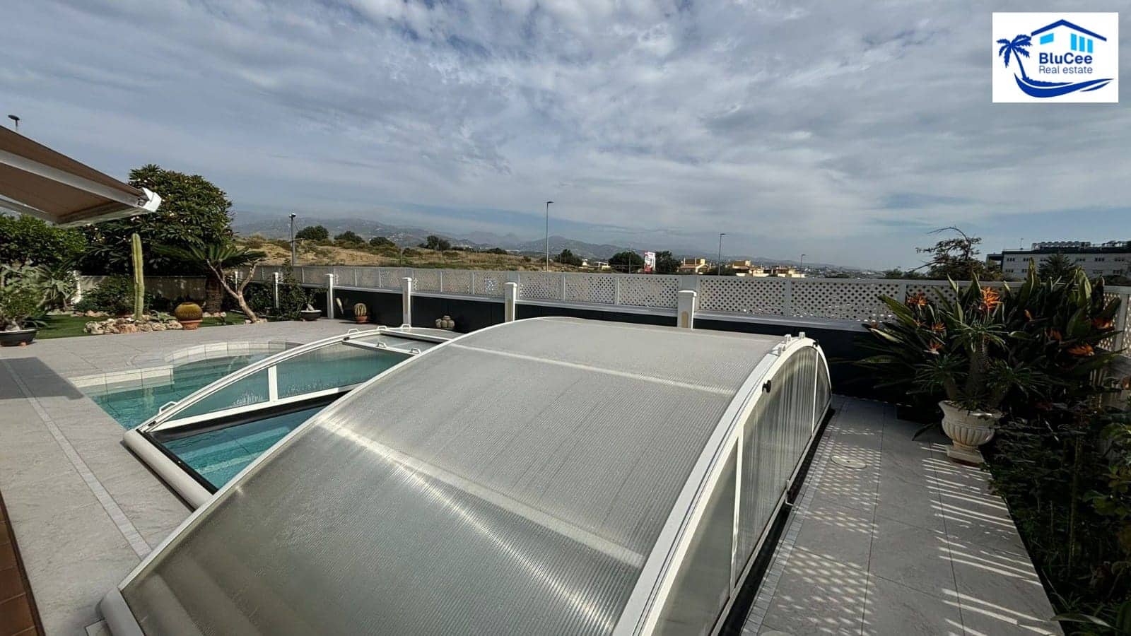 5 soveværelse Villa til salg i Torre del Mar med swimmingpool garage - € 875.000 (Ref: 8671247)