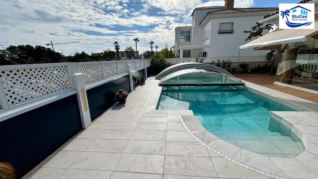 5 soveværelse Villa til salg i Torre del Mar, Vélez-Málaga med swimmingpool garage - € 875.000 (Ref: 8671247)