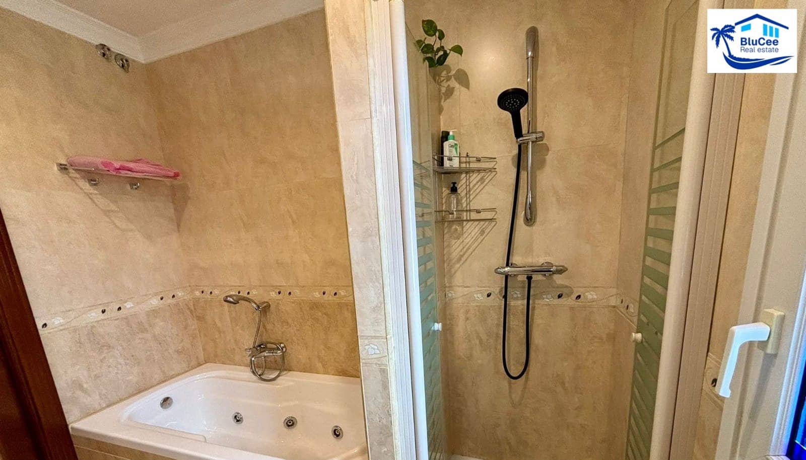 5 soveværelse Villa til salg i Torre del Mar med swimmingpool garage - € 875.000 (Ref: 8671247)