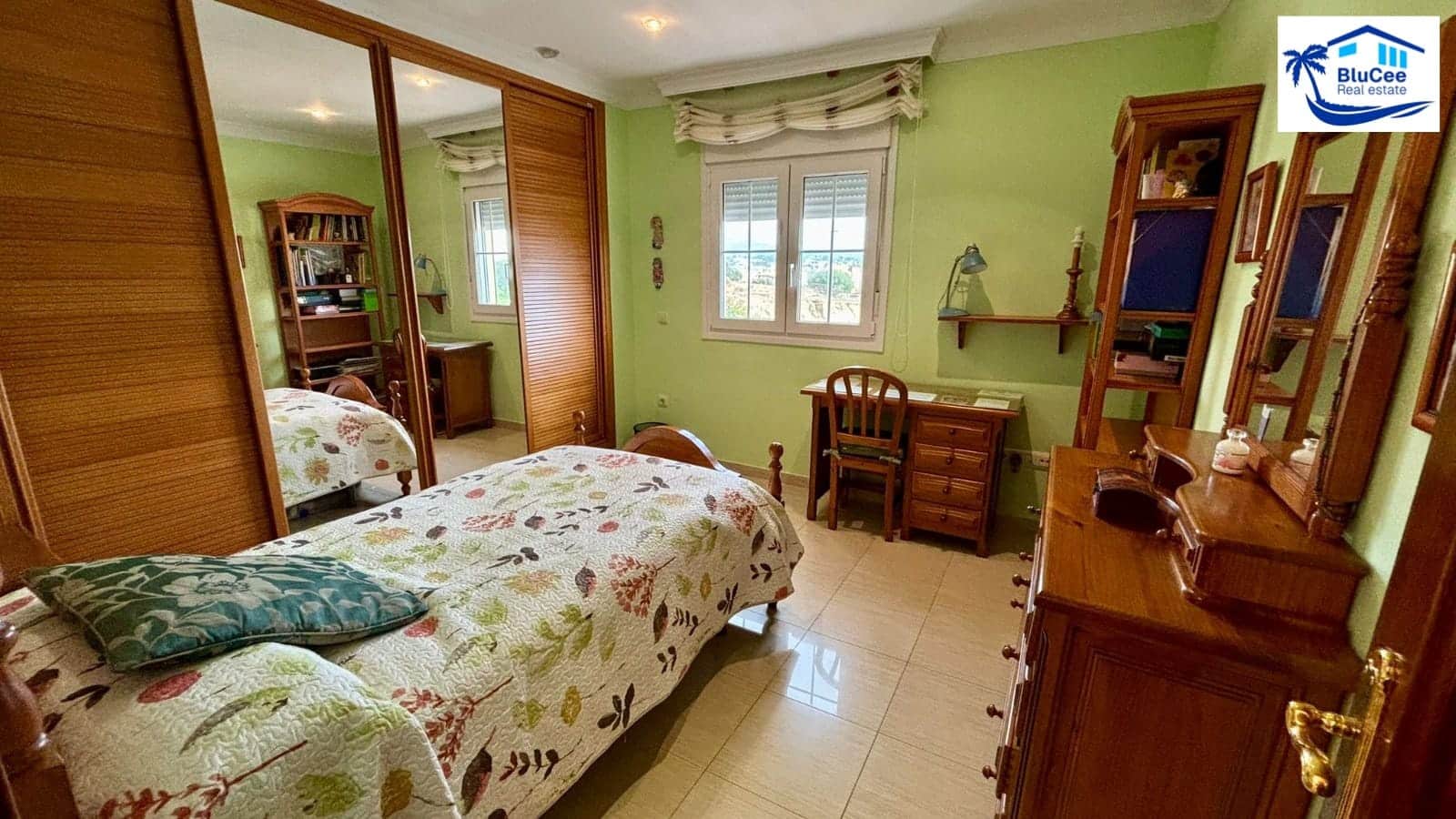 5 soveværelse Villa til salg i Torre del Mar med swimmingpool garage - € 875.000 (Ref: 8671247)