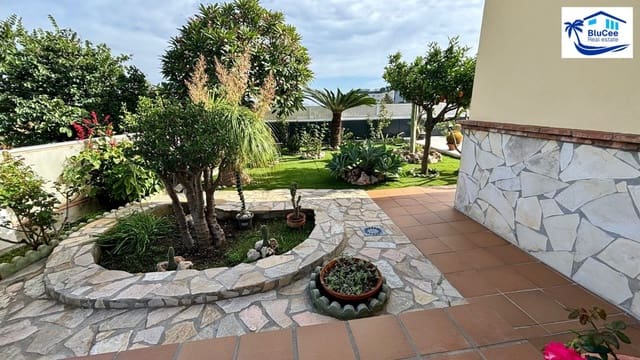 5 soveværelse Villa til salg i Torre del Mar, Vélez-Málaga med swimmingpool garage - € 875.000 (Ref: 8671247)