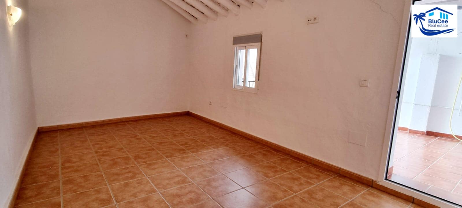 4 slaapkamer Huis te koop in Periana met garage - € 105.000 (Ref: 8710450)