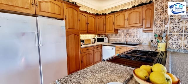 10 soveværelse Guesthouse/B & B til salg i Nerja med swimmingpool garage - € 795.000 (Ref: 8734710)
