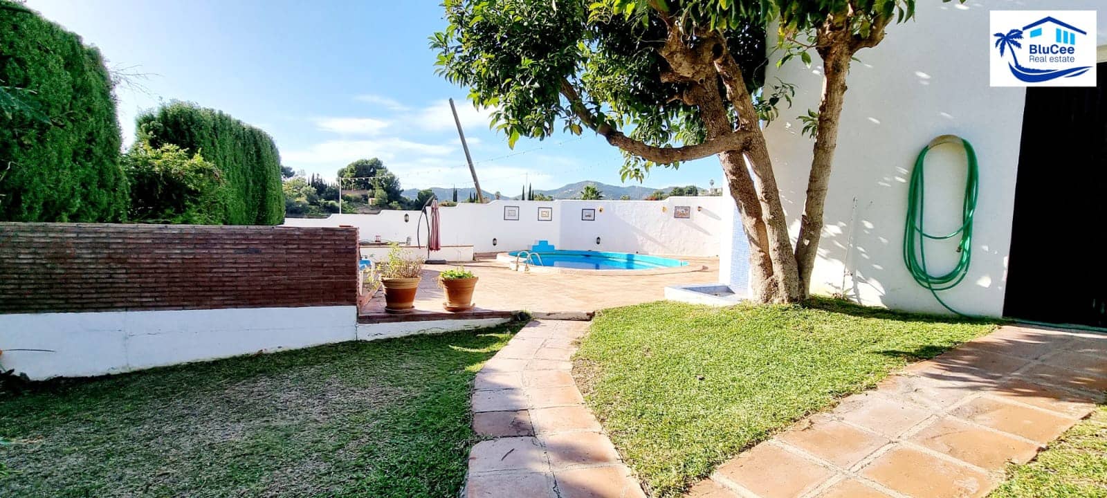 10 bedroom Guesthouse/B & B for sale in Nerja with pool garage - € 795,000 (Ref: 8734710)