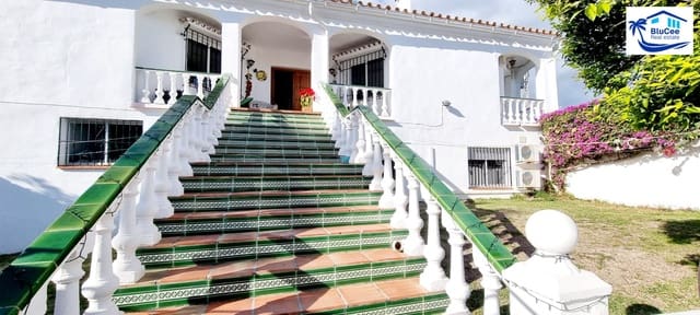 10 soveværelse Guesthouse/B & B til salg i Nerja med swimmingpool garage - € 795.000 (Ref: 8734710)