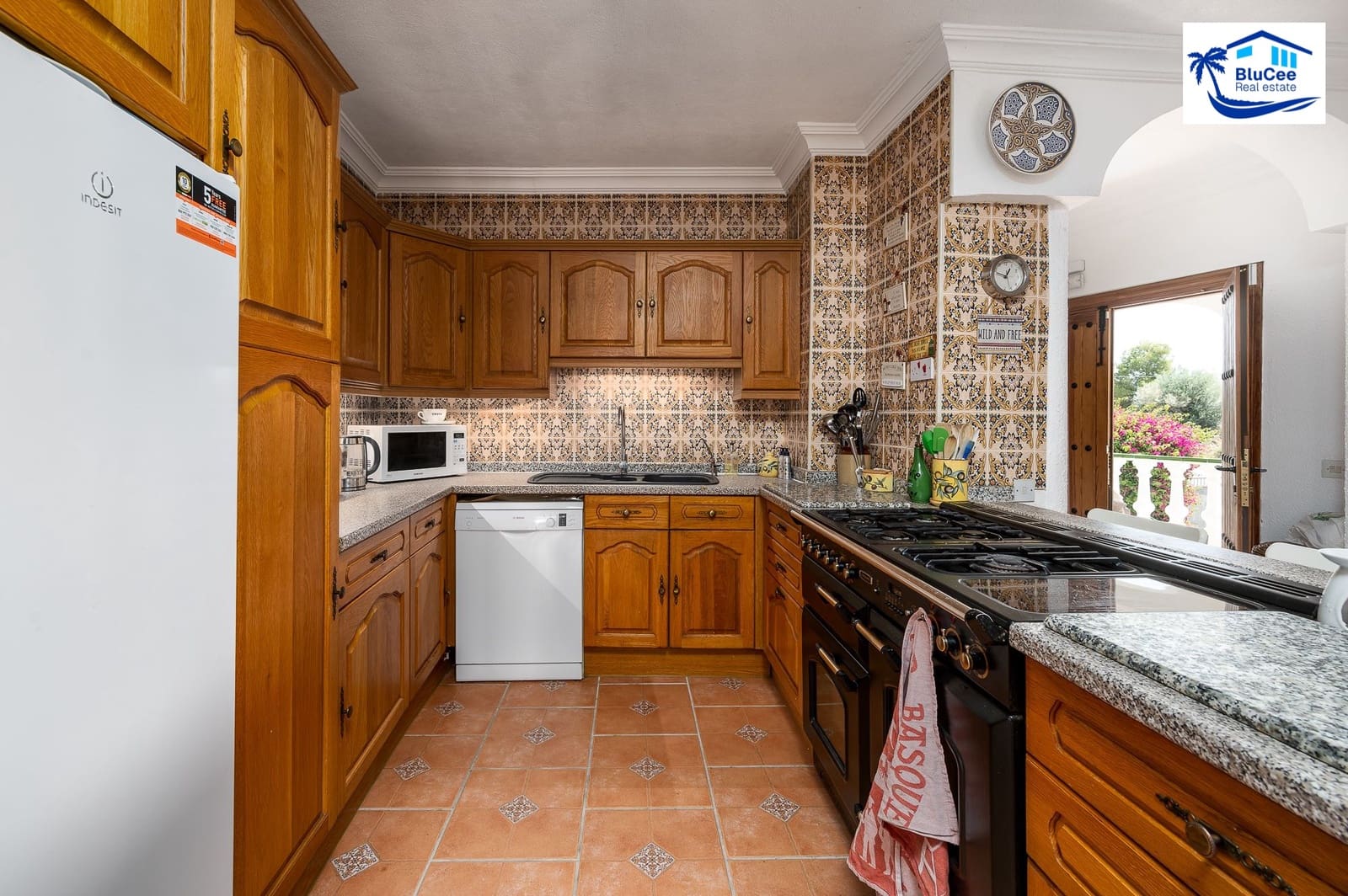10 sypialnia Pensjonat na sprzedaż w Nerja z basenem garażem - 795 000 € (Ref: 8734710)