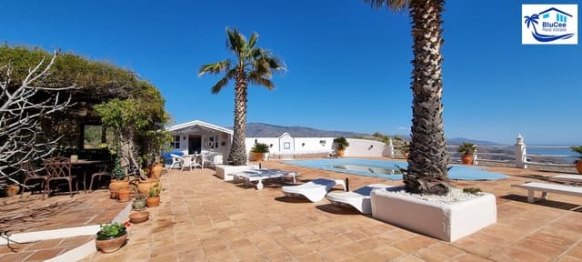 3 bedroom Villa for sale in Gualchos with pool - € 535,000 (Ref: 8845787)