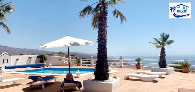 3 bedroom Villa for sale in Gualchos with pool - € 535,000 (Ref: 8845787)