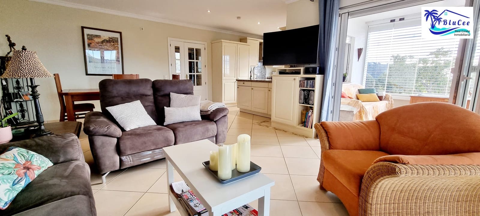 6 soveværelse Finca/Landehus til salg i Sayalonga med swimmingpool garage - € 890.000 (Ref: 8878836)