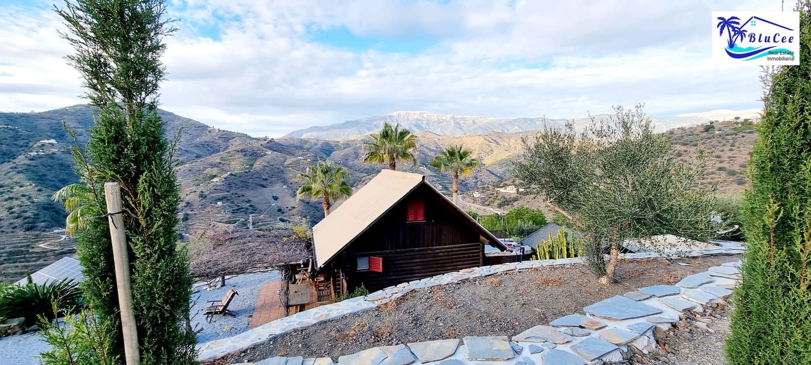 6 soveværelse Finca/Landehus til salg i Sayalonga med swimmingpool garage - € 890.000 (Ref: 8878836)