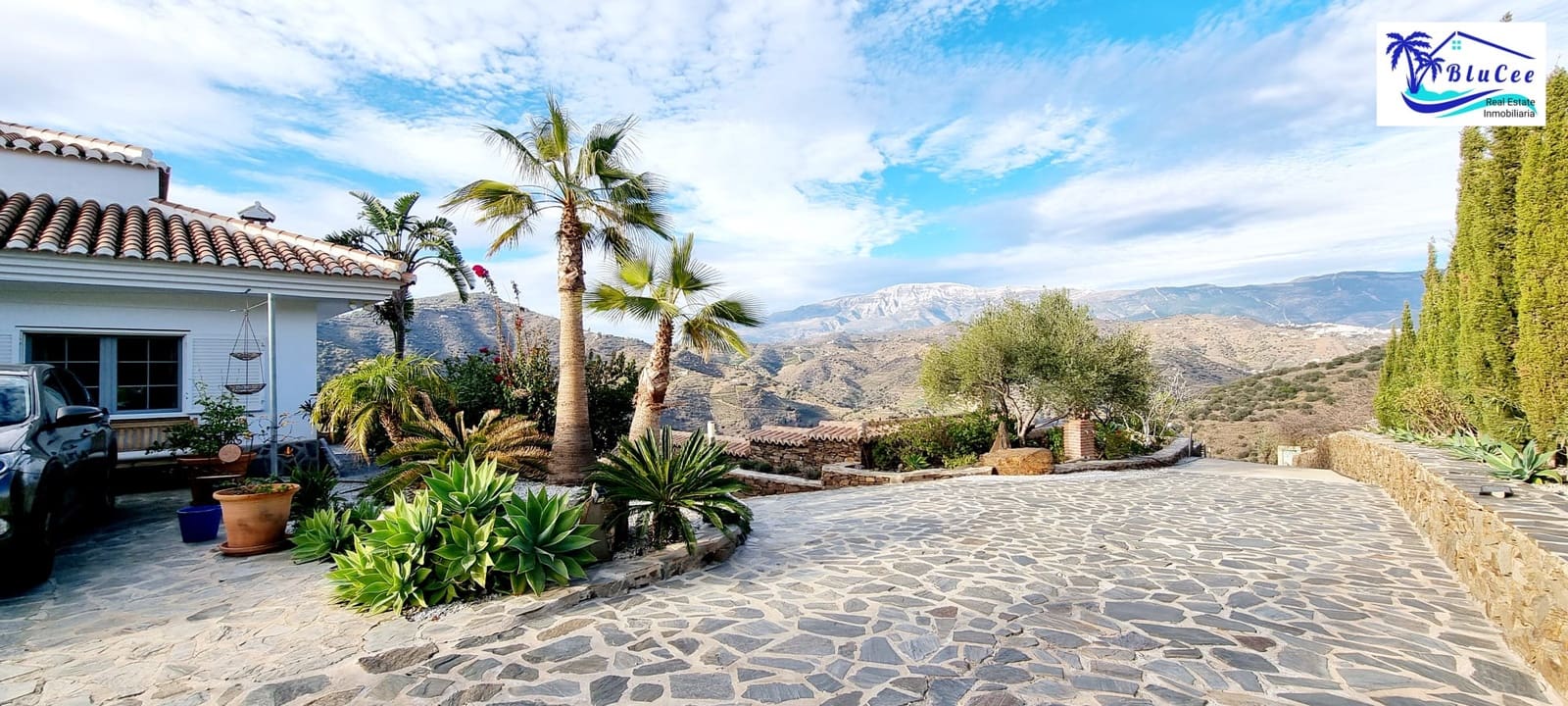 6 soveværelse Finca/Landehus til salg i Sayalonga med swimmingpool garage - € 890.000 (Ref: 8878836)