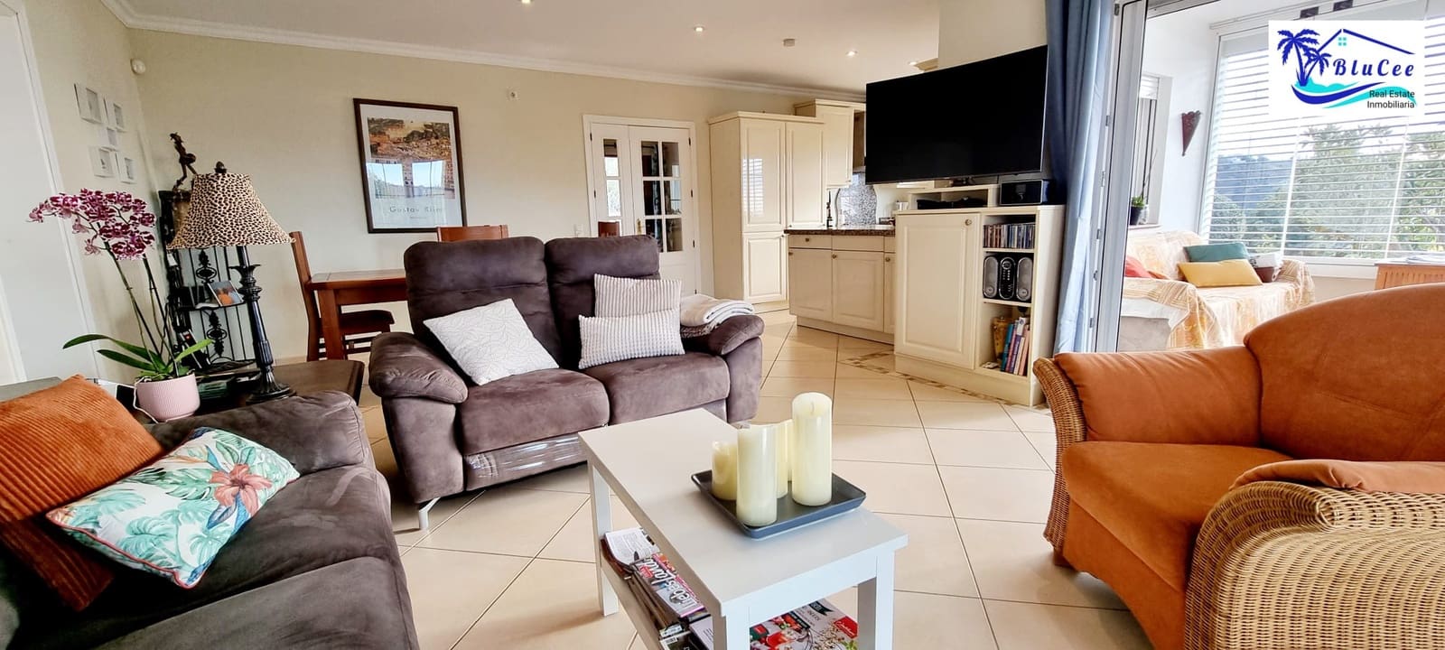 6 soveværelse Finca/Landehus til salg i Sayalonga med swimmingpool garage - € 890.000 (Ref: 8878836)