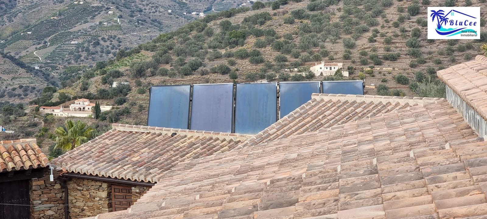 6 soveværelse Finca/Landehus til salg i Sayalonga med swimmingpool garage - € 890.000 (Ref: 8878836)