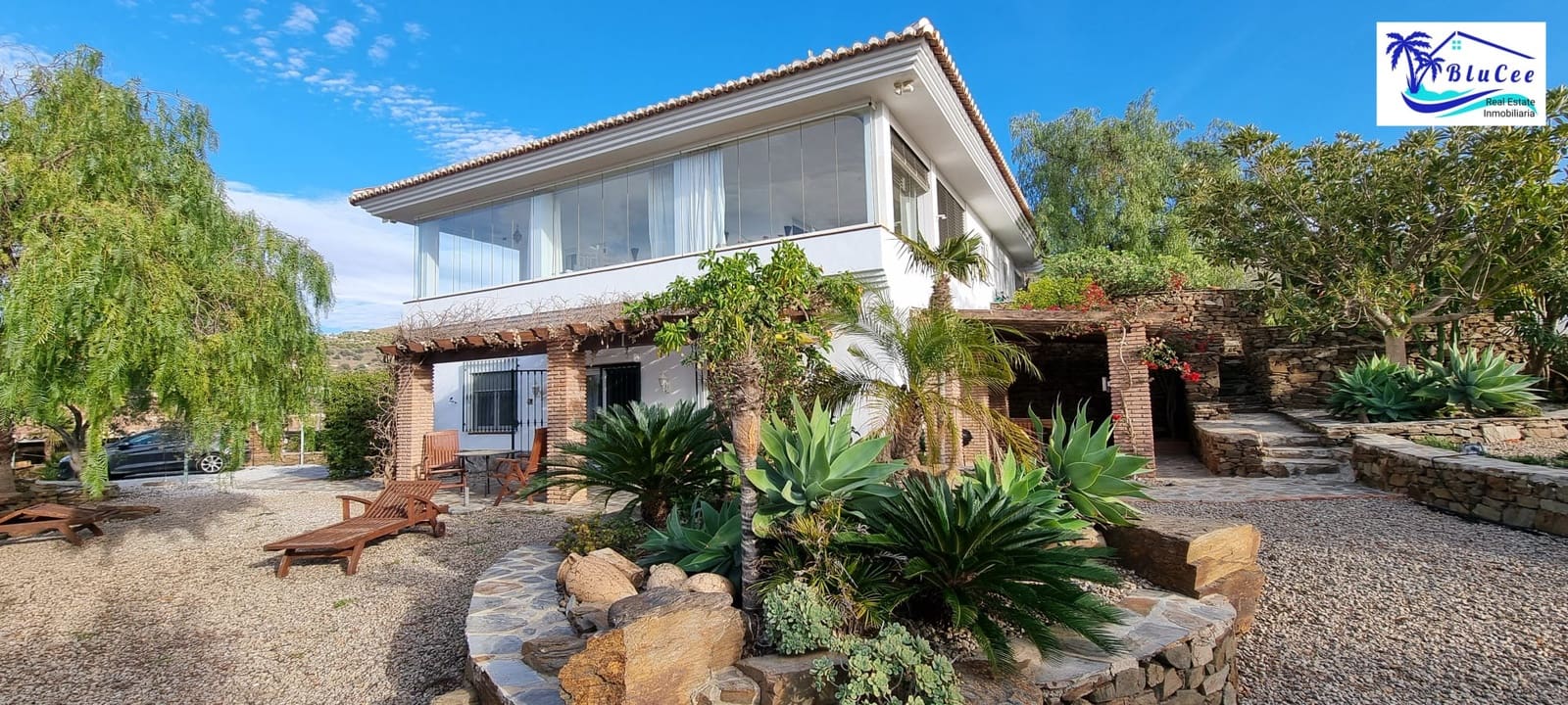 6 soveværelse Finca/Landehus til salg i Sayalonga med swimmingpool garage - € 890.000 (Ref: 8878836)