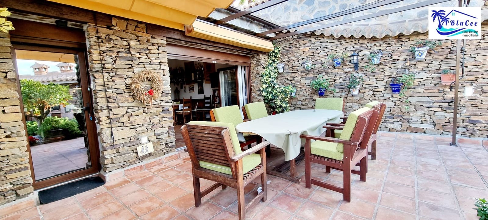 6 soveværelse Finca/Landehus til salg i Sayalonga med swimmingpool garage - € 890.000 (Ref: 8878836)