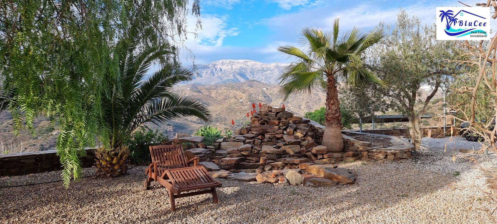 6 soveværelse Finca/Landehus til salg i Sayalonga med swimmingpool garage - € 890.000 (Ref: 8878836)