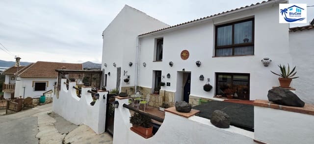 4 Zimmer Villa zu verkaufen in Periana mit Pool - 260.000 € (Ref: 8880549)