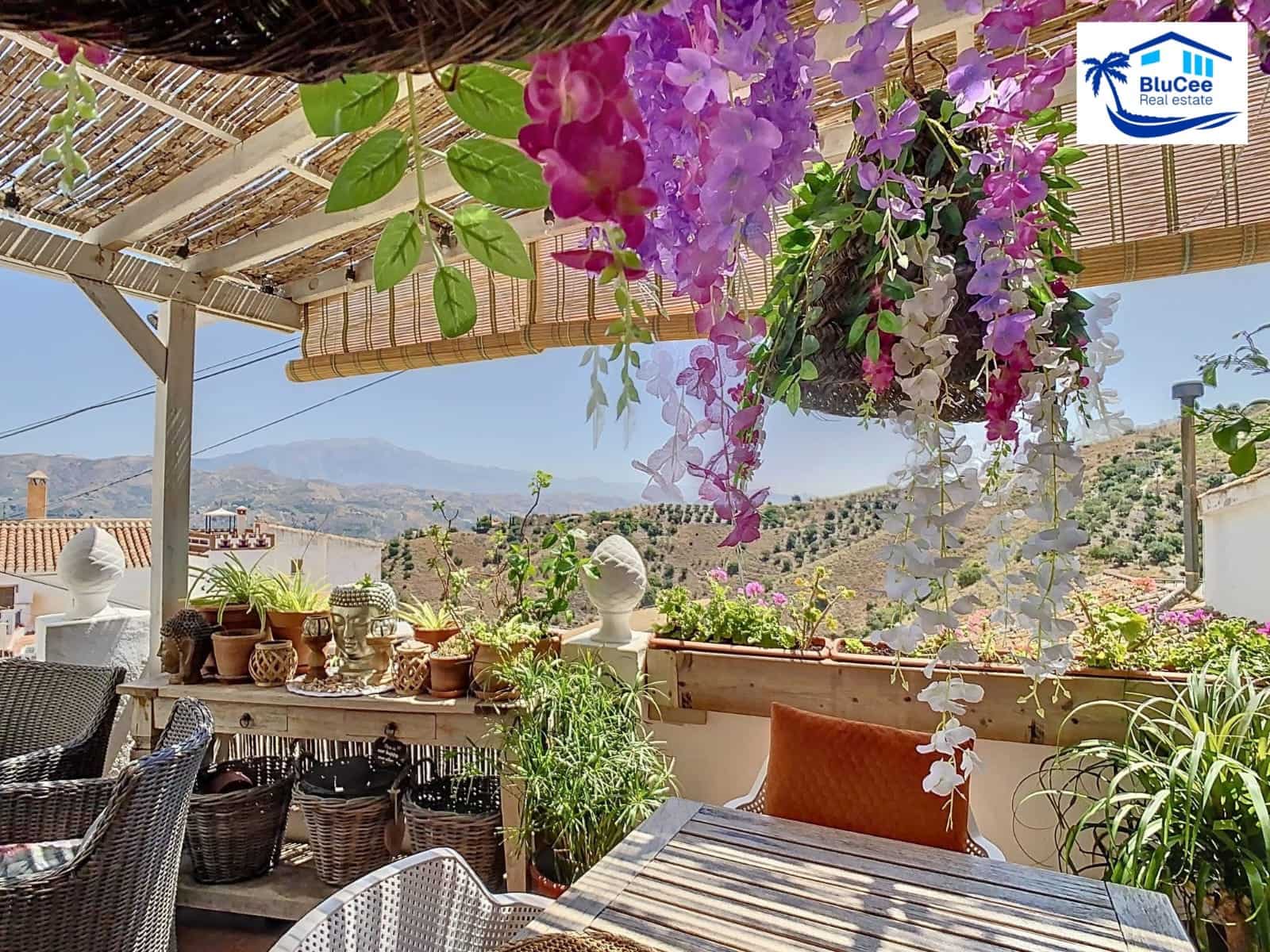 2 bedroom Townhouse for sale in Cutar - € 199,000 (Ref: 8930683)