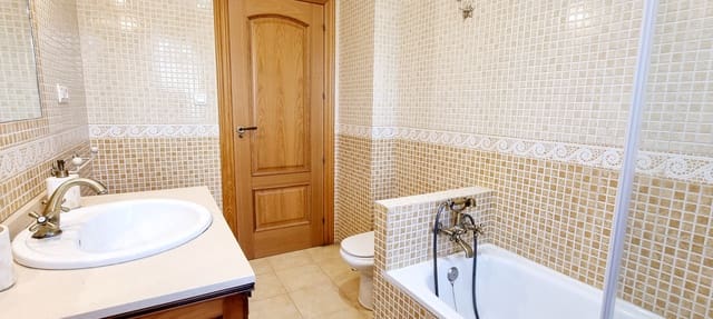 5 bedroom Villa for sale in Gualchos with pool garage - € 355,000 (Ref: 8960548)