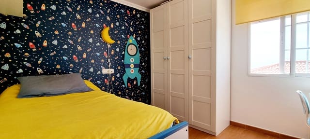 5 bedroom Villa for sale in Gualchos with pool garage - € 355,000 (Ref: 8960548)