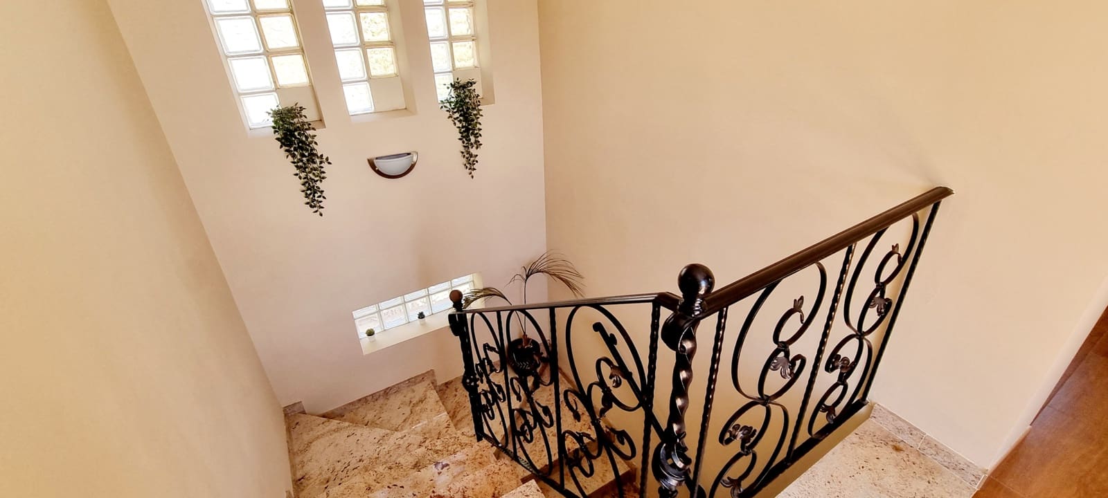 5 soveværelse Villa til salg i Gualchos med swimmingpool garage - € 355.000 (Ref: 8960548)