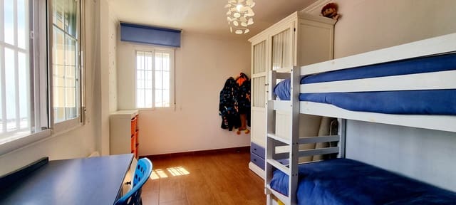 5 bedroom Villa for sale in Gualchos with pool garage - € 355,000 (Ref: 8960548)