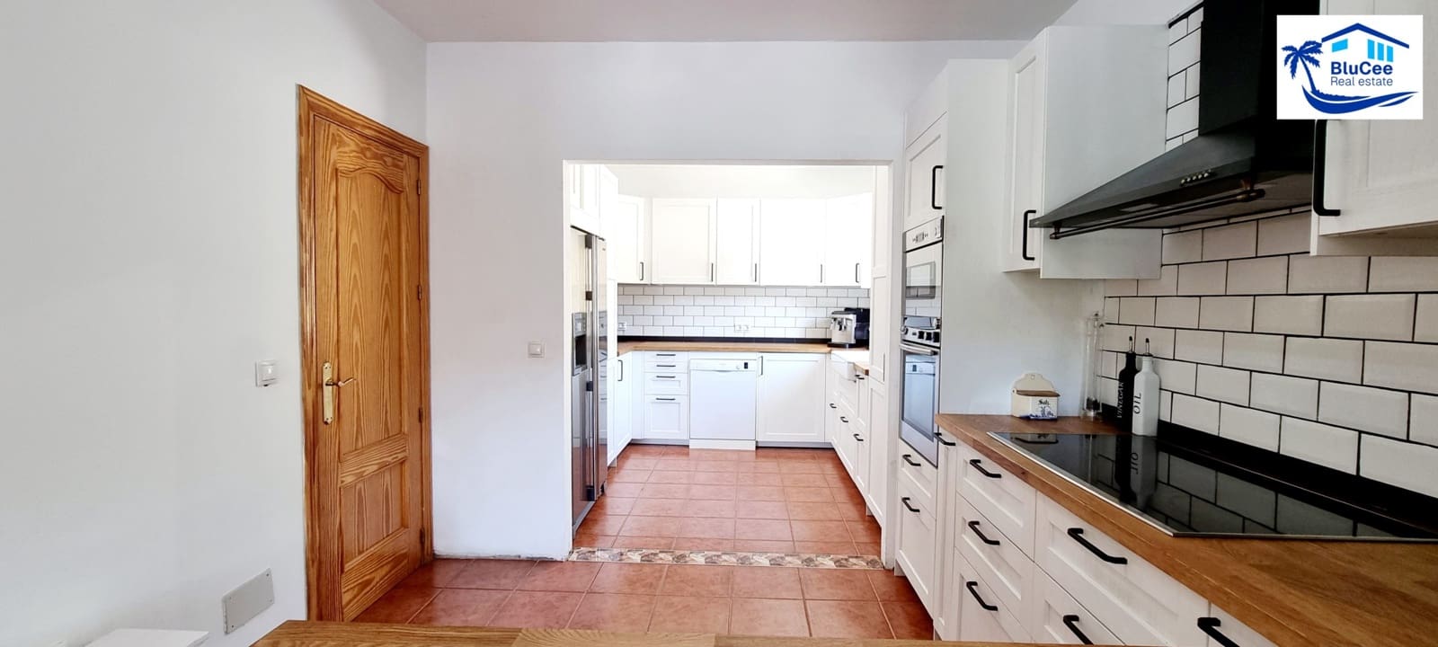 3 soveværelse Villa til salg i Venta Baja med swimmingpool garage - € 397.500 (Ref: 9000136)